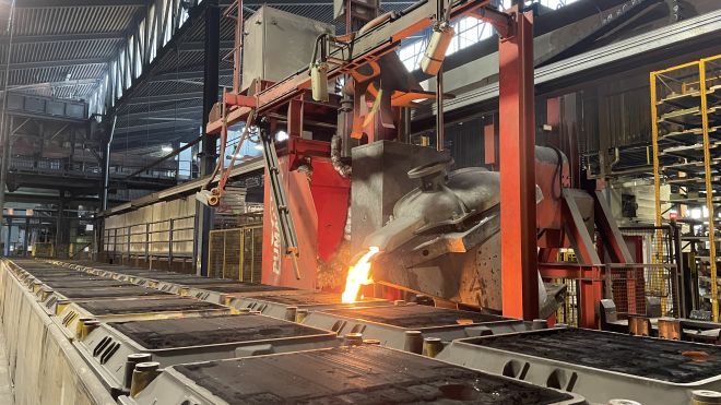 Form- und Seriengießanlage PUMA Gießmaschine